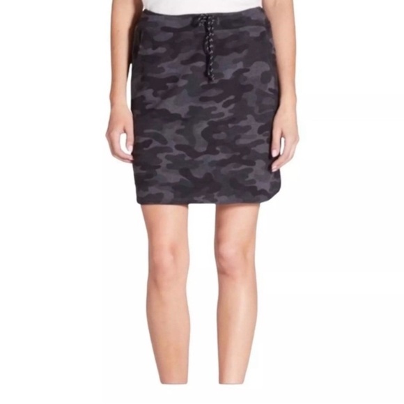 Sundry Womens Army Camo Drawstring Waist Mini Skirt Terry Cloth Interior Size 3 - Picture 1 of 9